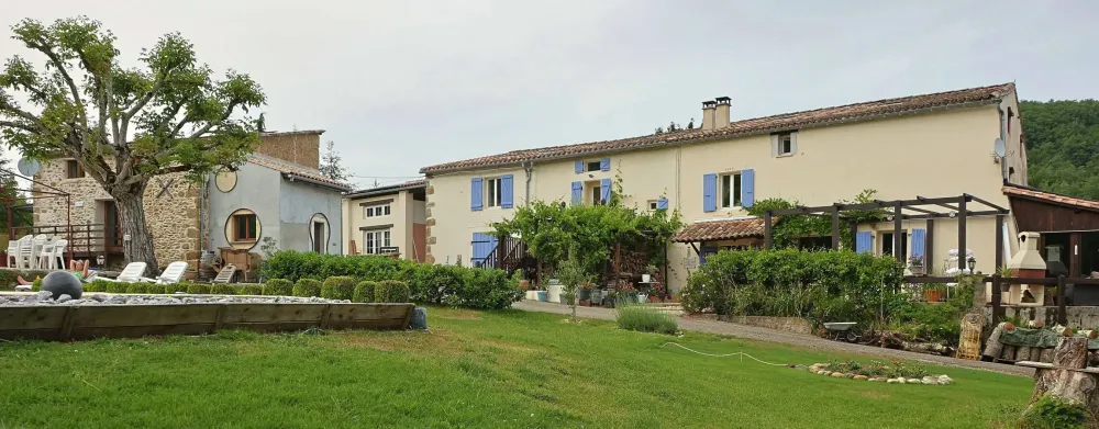 Gîte avec piscine près de Limoux